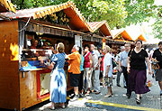 Marktstände auf dem Bayernmarkt 2010 (Foto. Ingrid Grossmann)